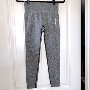 Women’s GYMSHARK high waist athletic leggings color, dark gray. Size Small